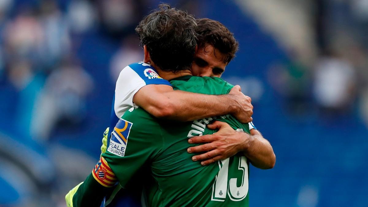 Cabrera abraza a Diego López en una imagen de archivo