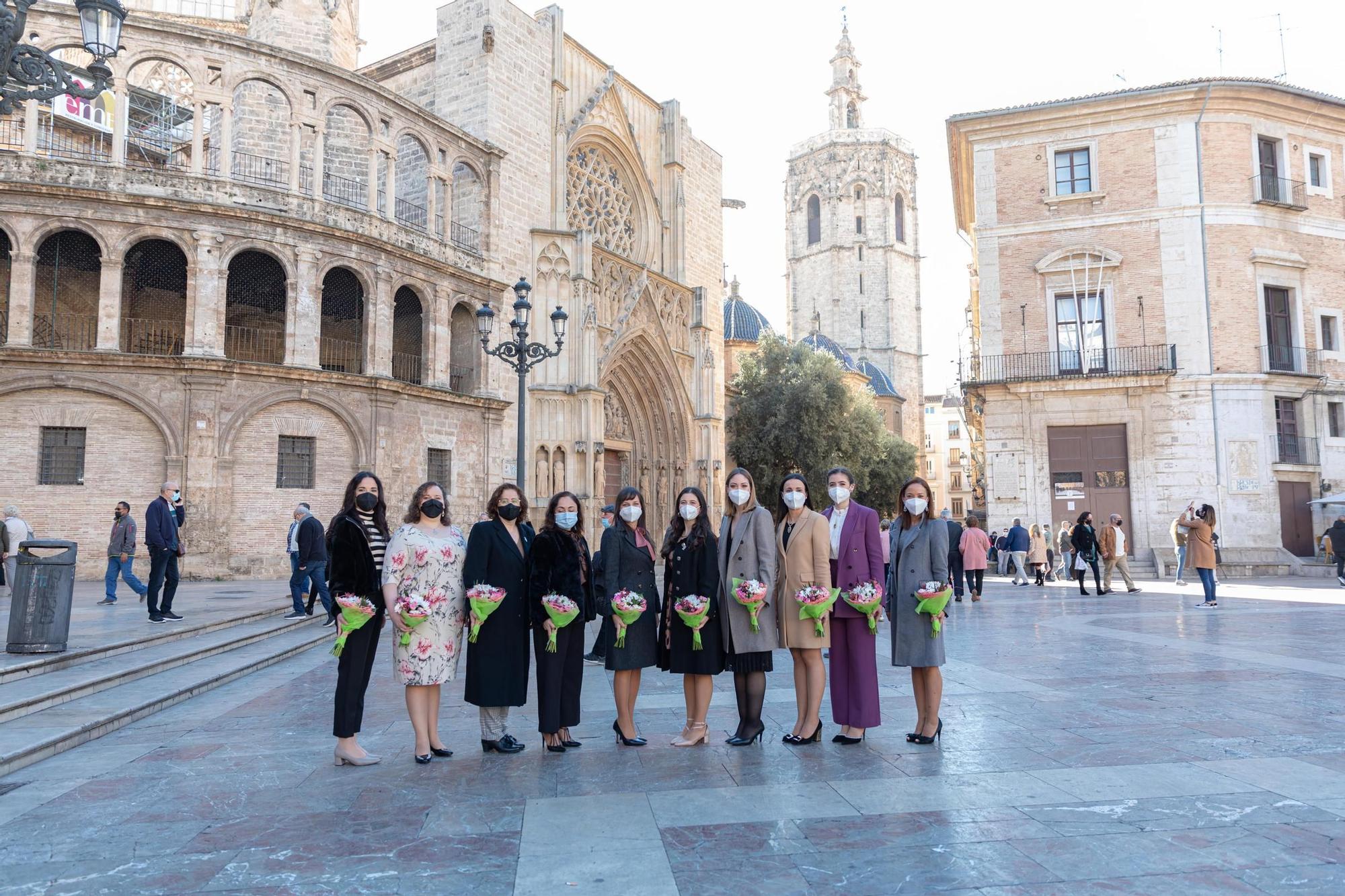 Ofrenda de las Fallas de Primera A a la Virgen de los Desamparados