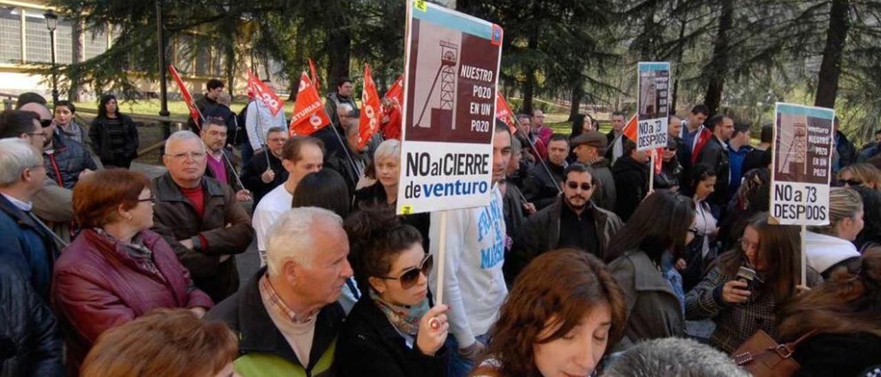Una de las movilizaciones de protesta por el cierre de Venturo XXI realizadas en el año 2011.