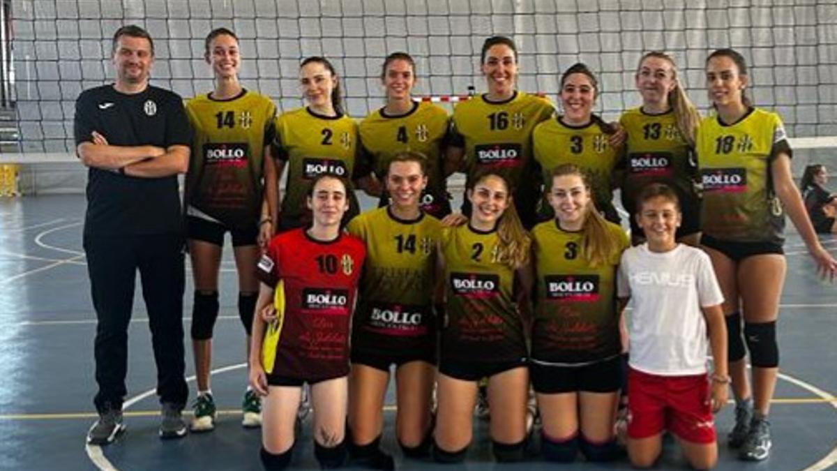 El senior femenino de voleibol del Real de Gandia CF en Vinaròs