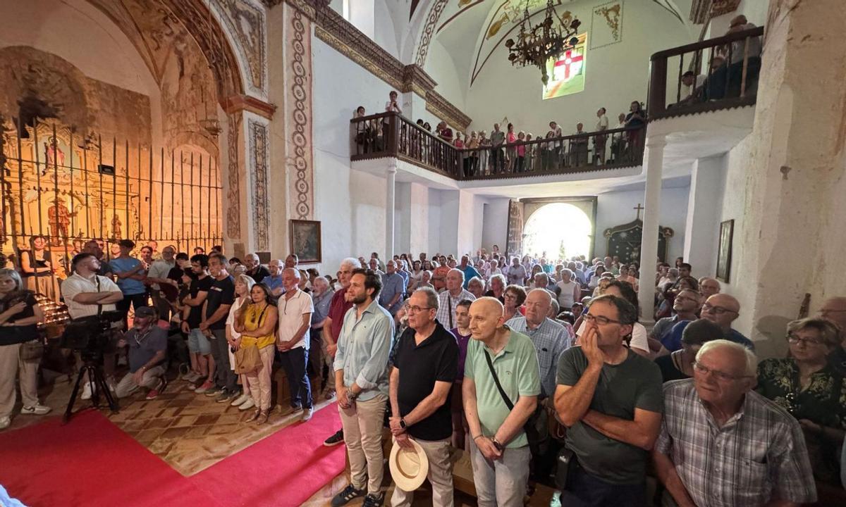 El presidente Isaac Claver en la misa posterior a la romería al Santuario de San Úrbez, en Nocito.