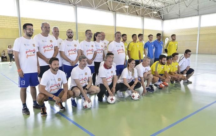 LAS PALMAS DE GRAN CANARIA. Fernando Clavijo participa junto a candidatos de la formación nacionalista y de otras fuerzas políticas en el partido de fútbol sala ?Una goleada al fracaso? organizado por el Club Deportivo Evangélico.  | 16/05/2019 | Fotógrafo: José Pérez Curbelo