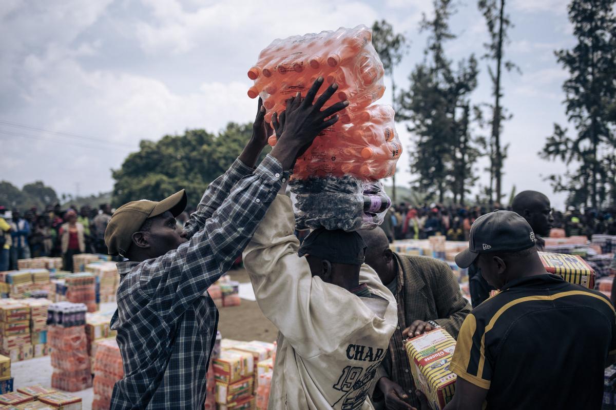 Desplazados a causa de los enfrentamientos cerca de Goma, en el Congo. En casi seis meses de enfrentamientos, más de 300.000 personas han huido de sus hogares.