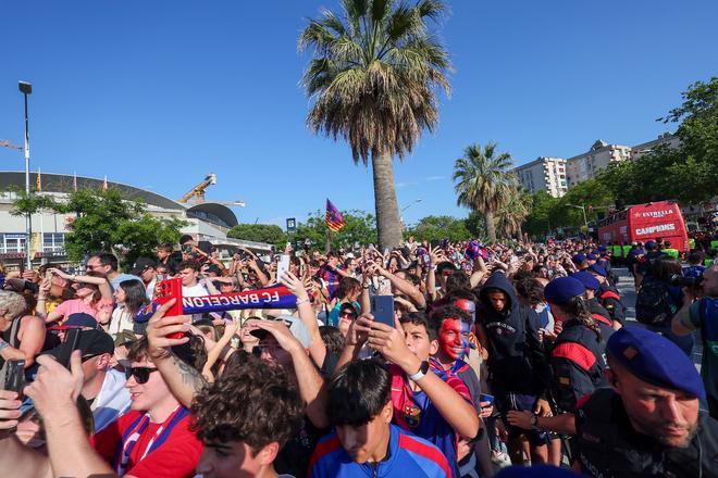 ¡De locos! Las mejores imágenes de una ciudad entregada al Barça