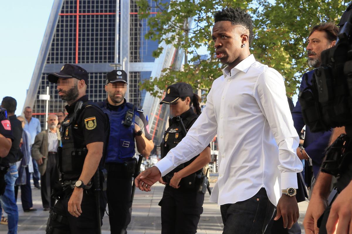 Vinicius declara por los insultos racistas recibidos en Mestalla