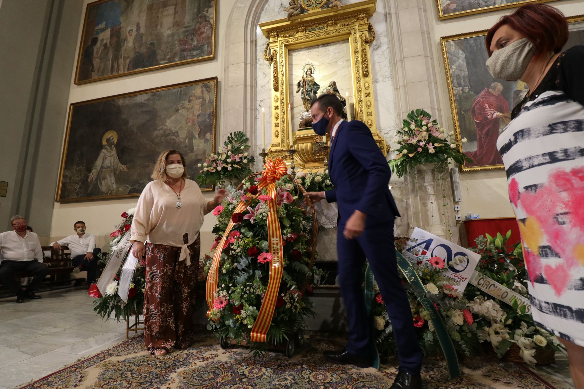 Ofrenda floral a la Virgen de los Lirios de Alcoy