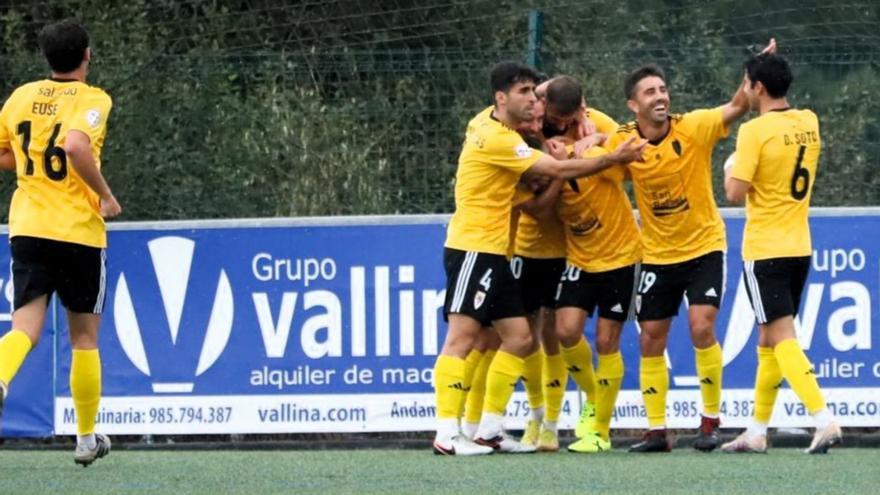 Los jugadores del Composetla festejan un gol en una imagen que quieren repetir este domingo / asd