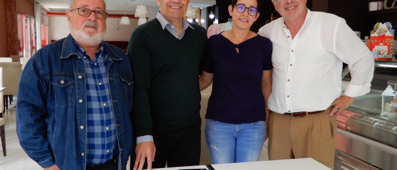 Pepe Queral, Alfredo Andrés, Bárbara Congóst y Vicente Varella, en una reunión reciente.