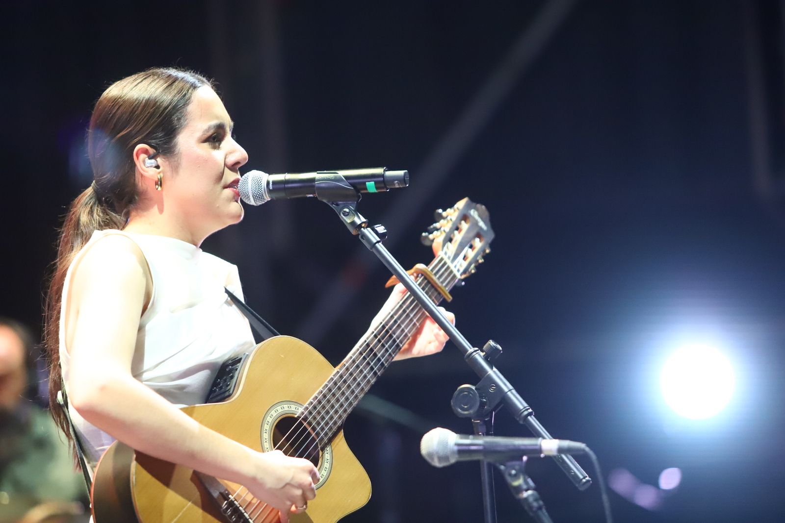 Julieta Venegas y Valeria Castro cantan en el teatro de la Axerquía