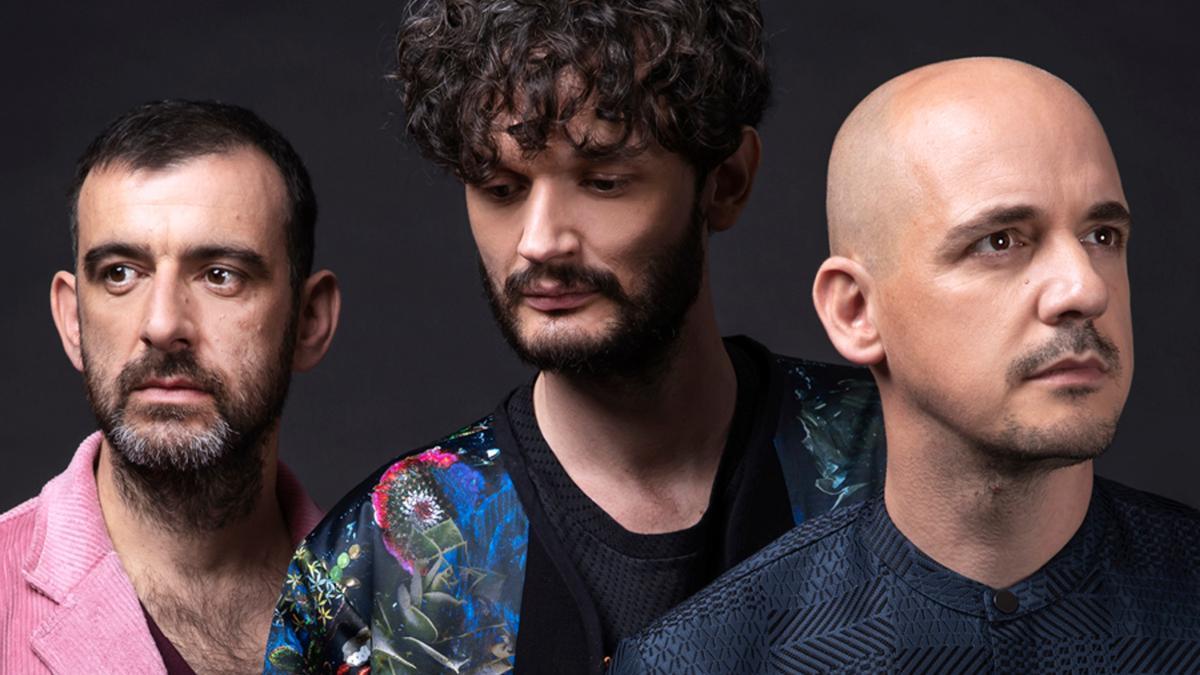 SEBASTIAN SZARY, APPARAT (SASCHA RING) Y GERNOT BRONSERT, LOS COMPONENTES DEL GRUPO DE MUSICA &quot;MODERAT &quot;.