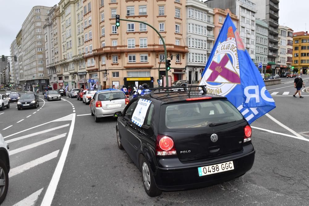 La caravana en defensa del Deportivo colapsó el tráfico en varios puntos de A Coruña.