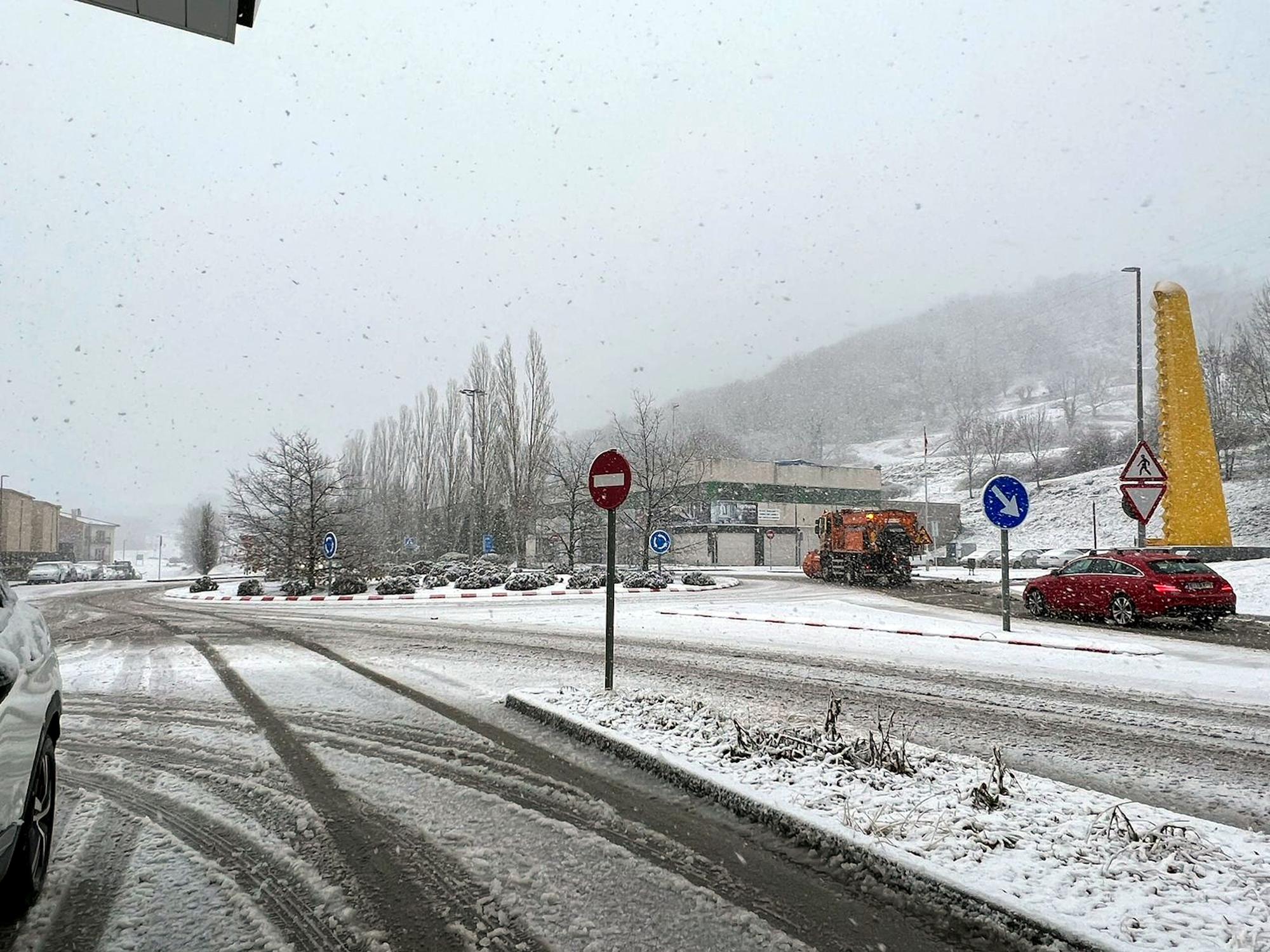 L'entrada de Sant Joan de les Abadesses, al Ripollès.