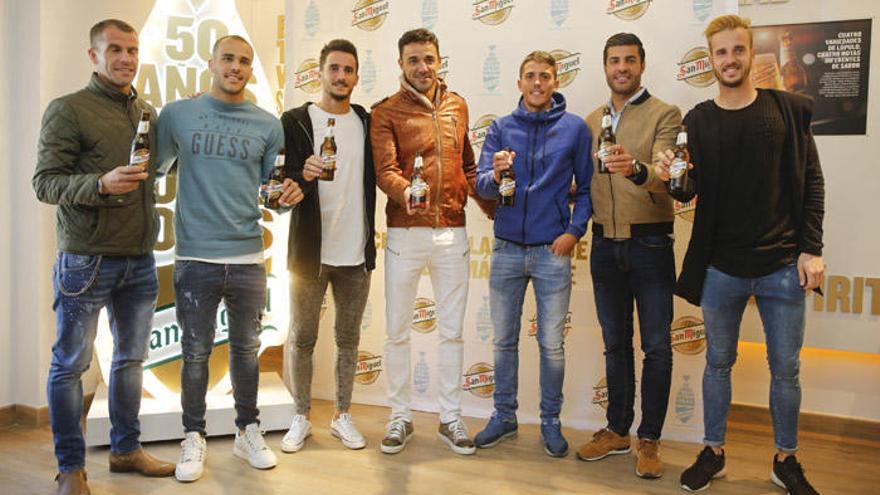 El Málaga CF celebra el medio siglo de San Miguel en la ciudad