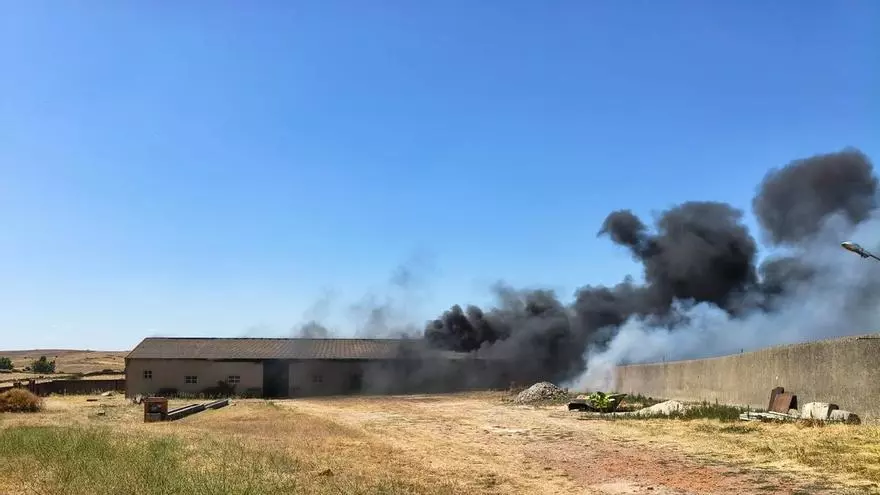 Incendio en una nave de Pereruela de Sayago
