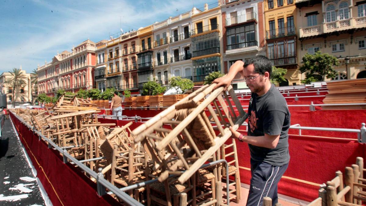 Palcos y sillas de la Semana Santa en Sevilla.