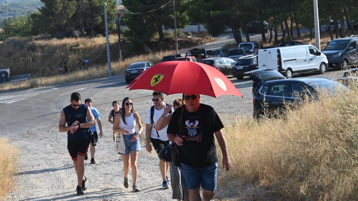 En imágenes | Juslibol se llena para vivir el eclipse