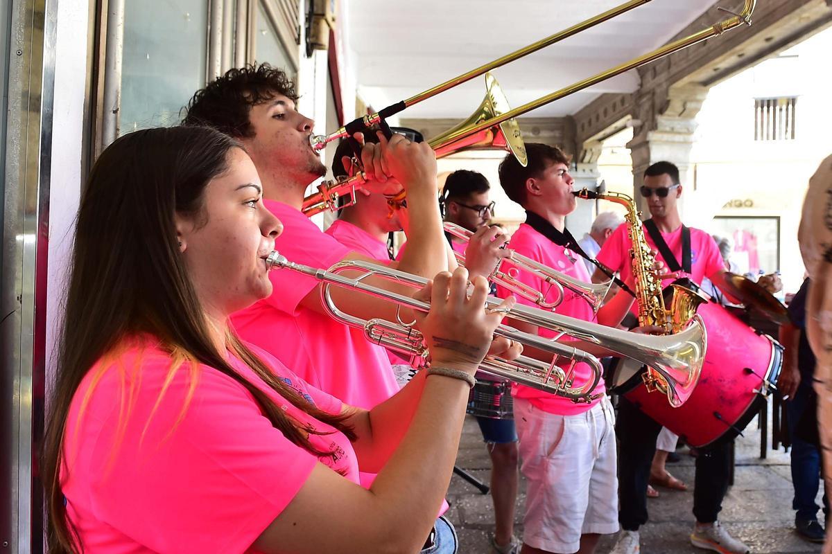Fotogalería | Las imágenes de las cañas del sábado y el recinto ferial de Plasencia Fotogalería | Las imágenes de las cañas del sábado y el recinto ferial de Plasencia