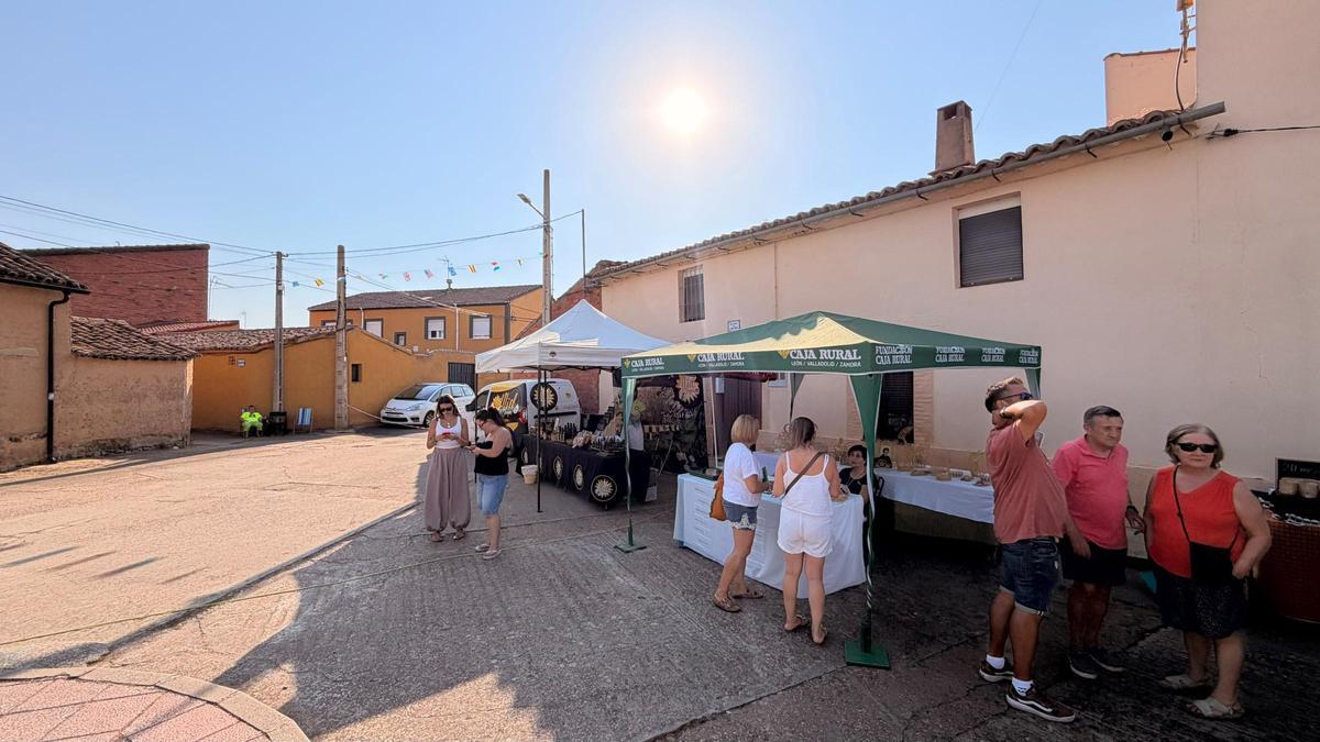 Feria de Artesanía en Bretó.