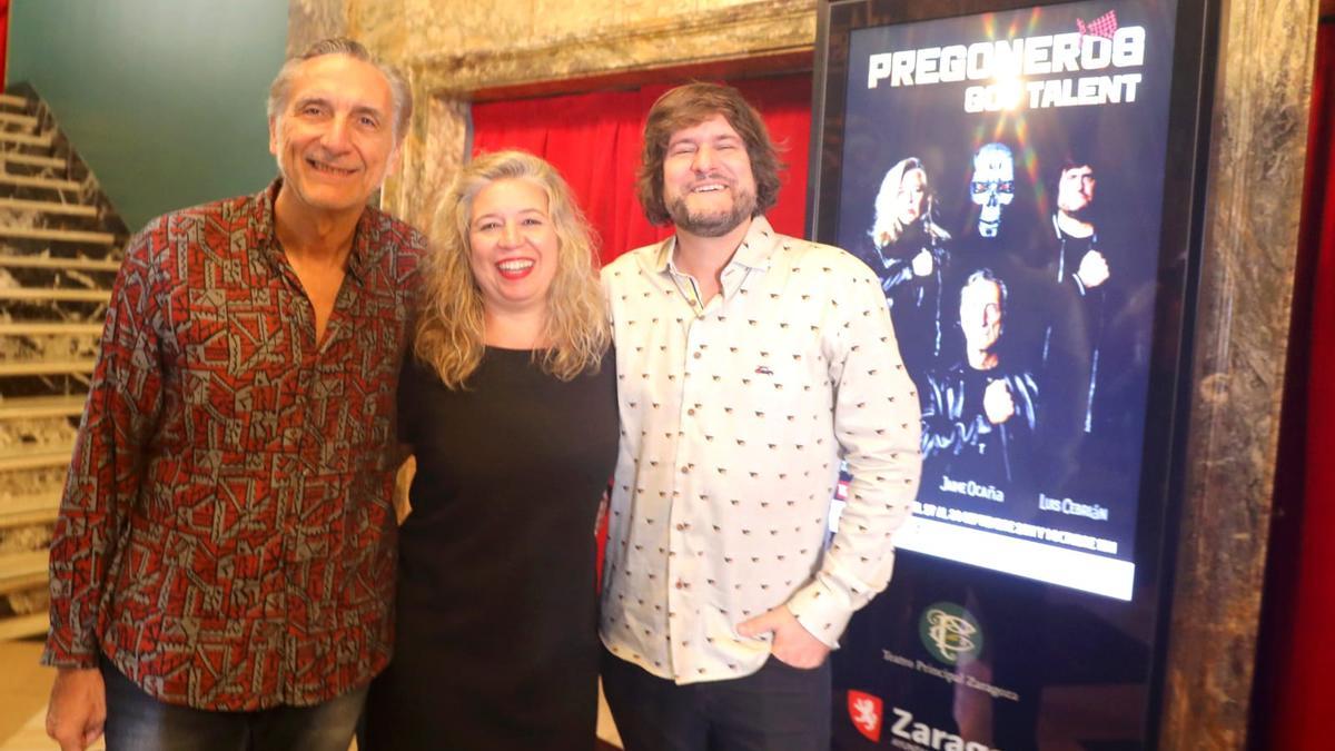 Jaime Ocaña, Catalina Pueyo y Luis Cebrián, en el Teatro Principal de Zaragoza.