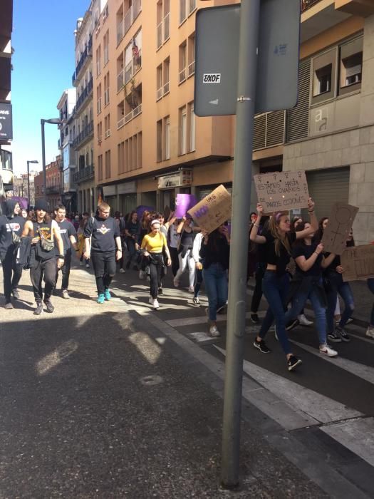 Manifestació estudiantil a Girona de la vaga del vuit de març