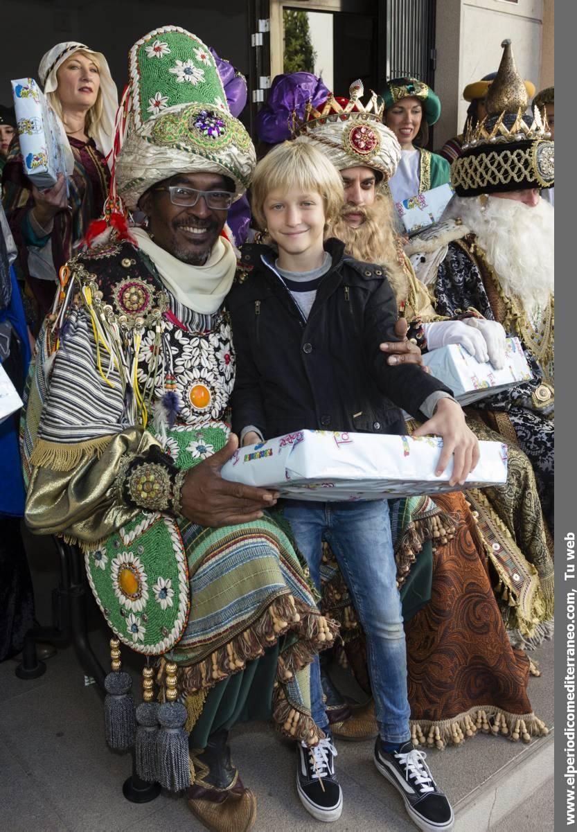 Los Reyes Magos reparten regalos en la provincia