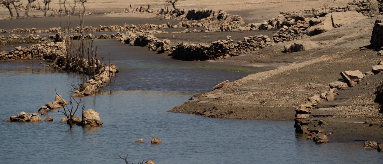 Embalse de Almendra en la zona del pueblo de Argusino.