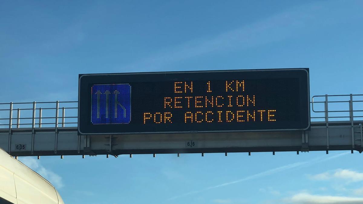 Las retenciones en la A-2 han sido de un kilómetro