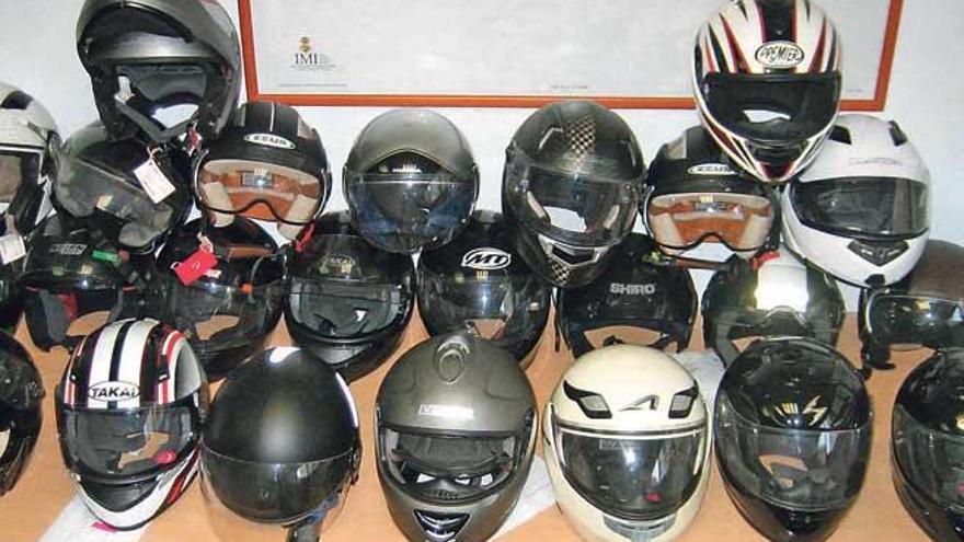 Cinco detenidos por robar más de 40 cascos de motos en Palma