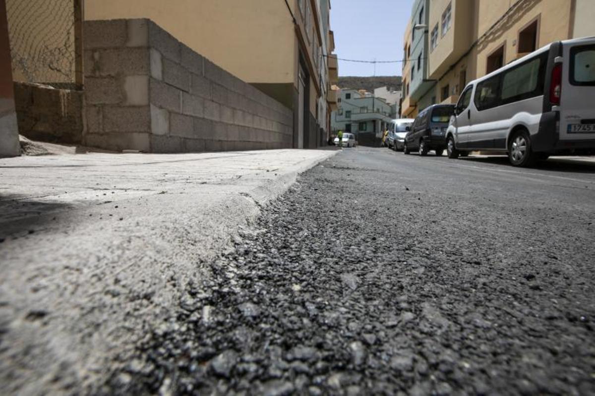 01.07.19. Las Palmas de Gran Canaria.- Vecinos de Cañada Honda se quejan del mal asfaltado de las calles. Foto Quique Curbelo  | 01/07/2019 | Fotógrafo: Quique Curbelo