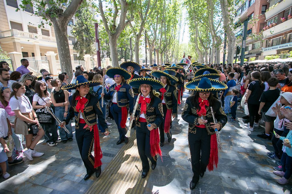 Entierro de la Sardina: ambiente en las calles de Murcia y desfiles de la mañana