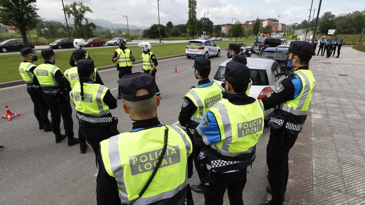 Agentes de la Policía Local de Oviedo.