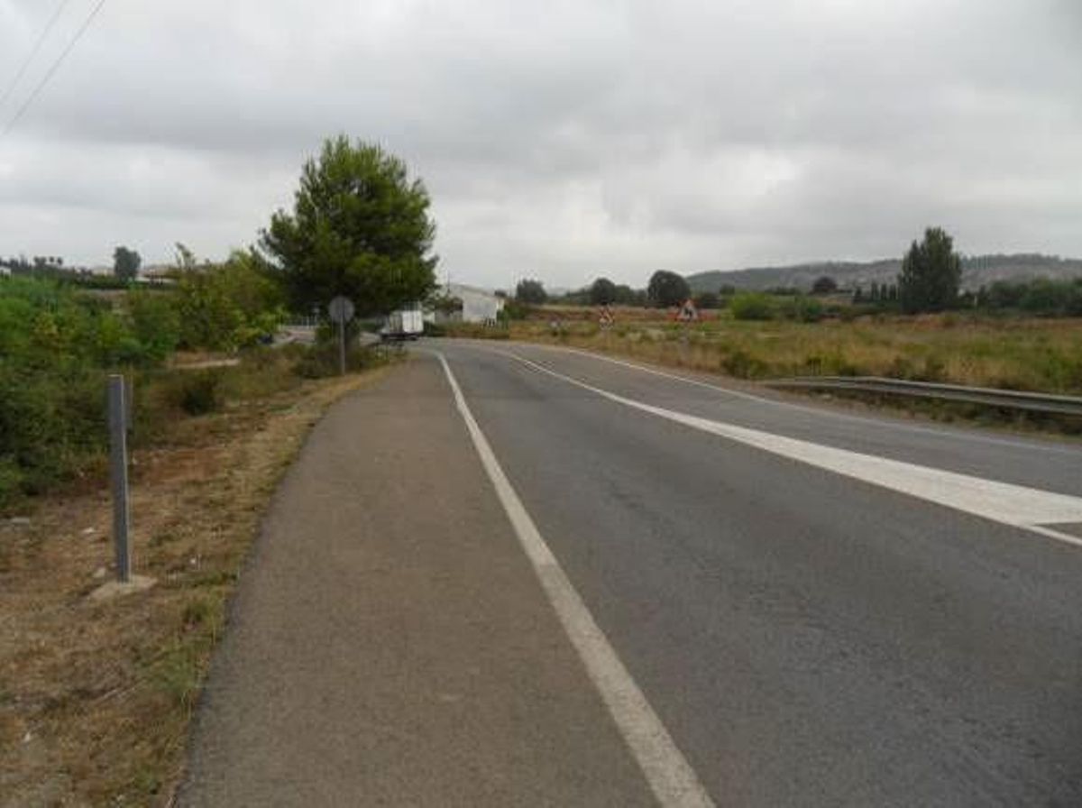 Tramo de la carretera CV-580 en Anna que va a acondicionarse.