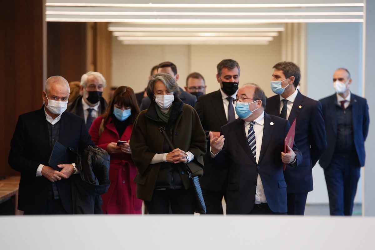 El ministro de Cultura visita la obra de la Biblioteca del Estado