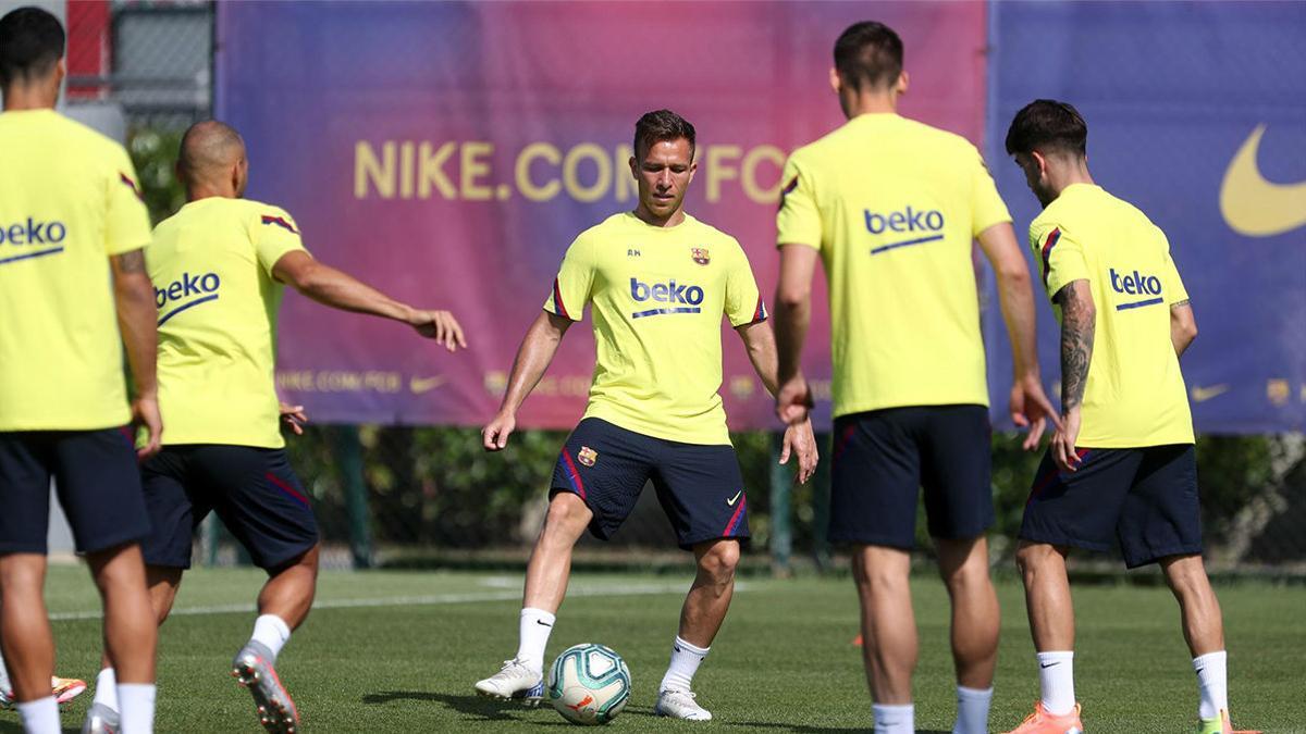 El Barça vuelve a entrenar tras el bache en Sevilla