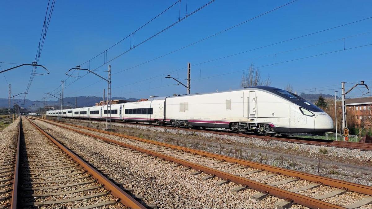 Un tren Avril en pruebas, en La Calzada