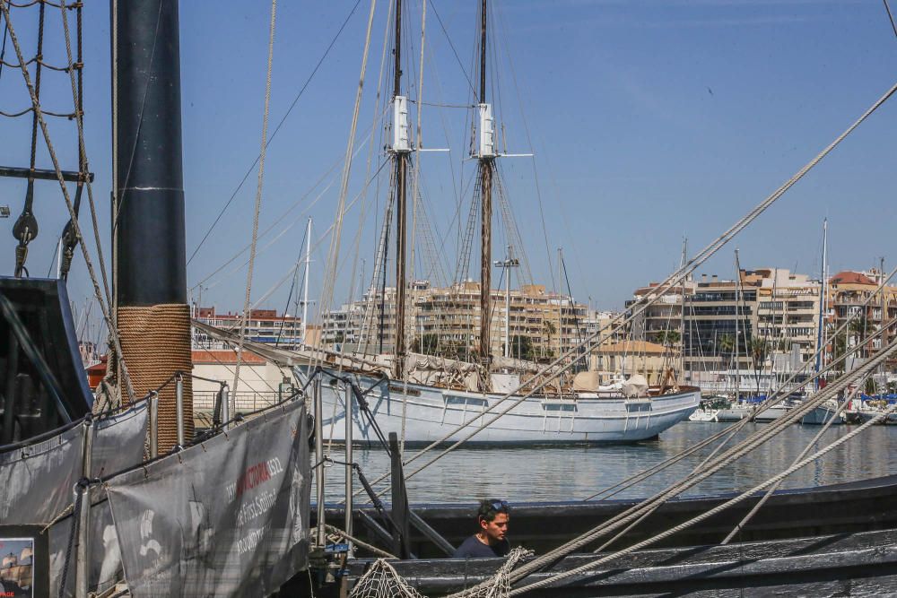 La Nao Victoria está atracada en el puerto de Torrevieja hasta el 22 de abril para ser visitada