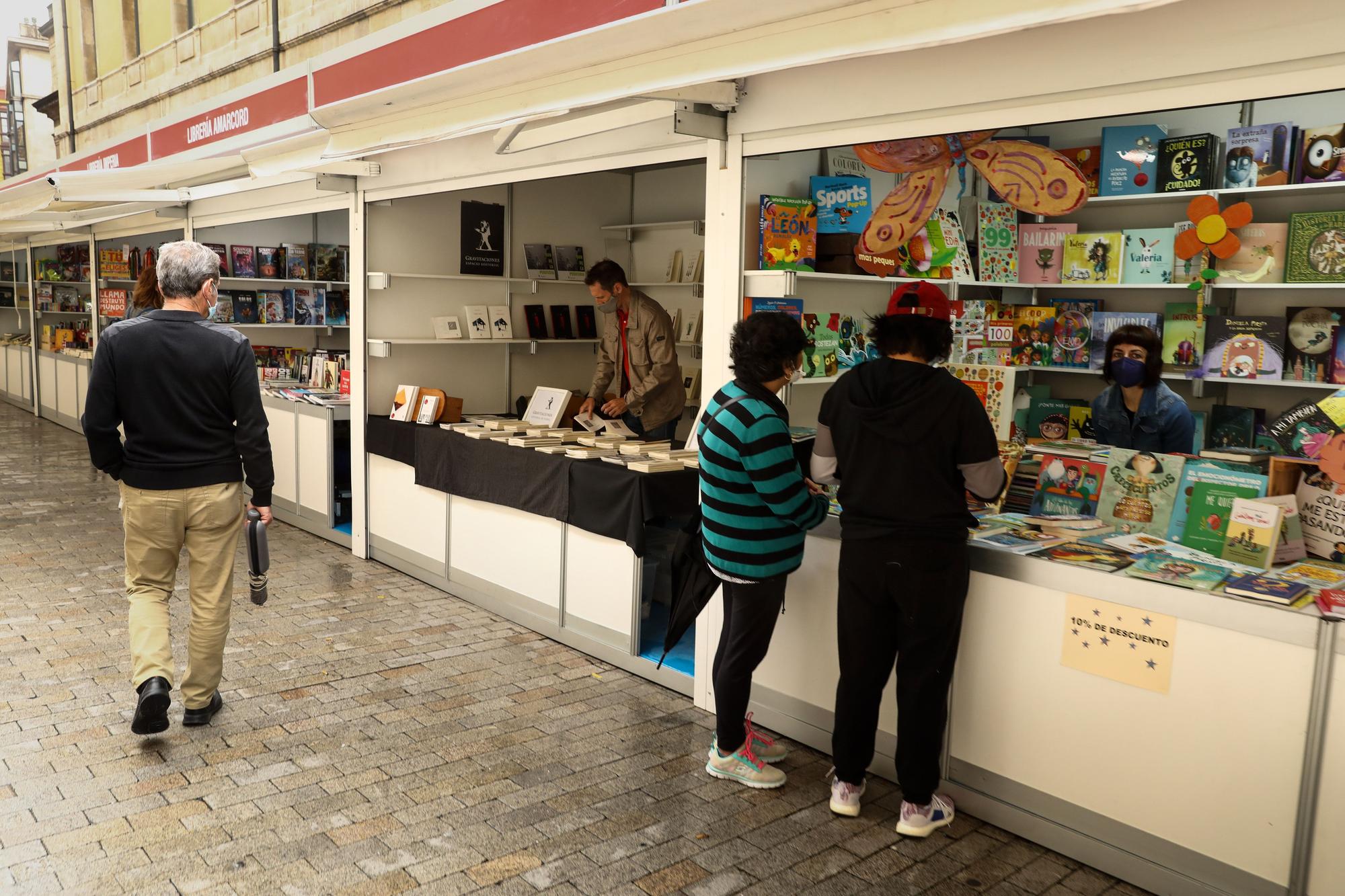 En imágenes: inauguración de la feria del libro de Gijón