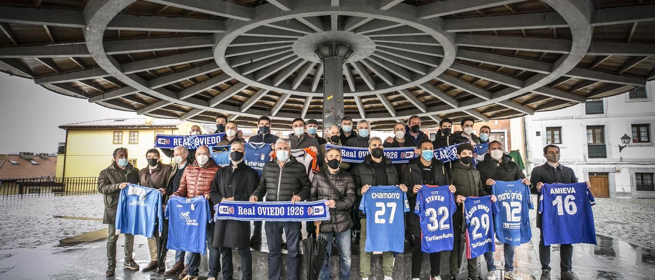 Un torrrente de sangre azul: LA NUEVA ESPAÑA reune a 27 carbayones que militaron en el Oviedo