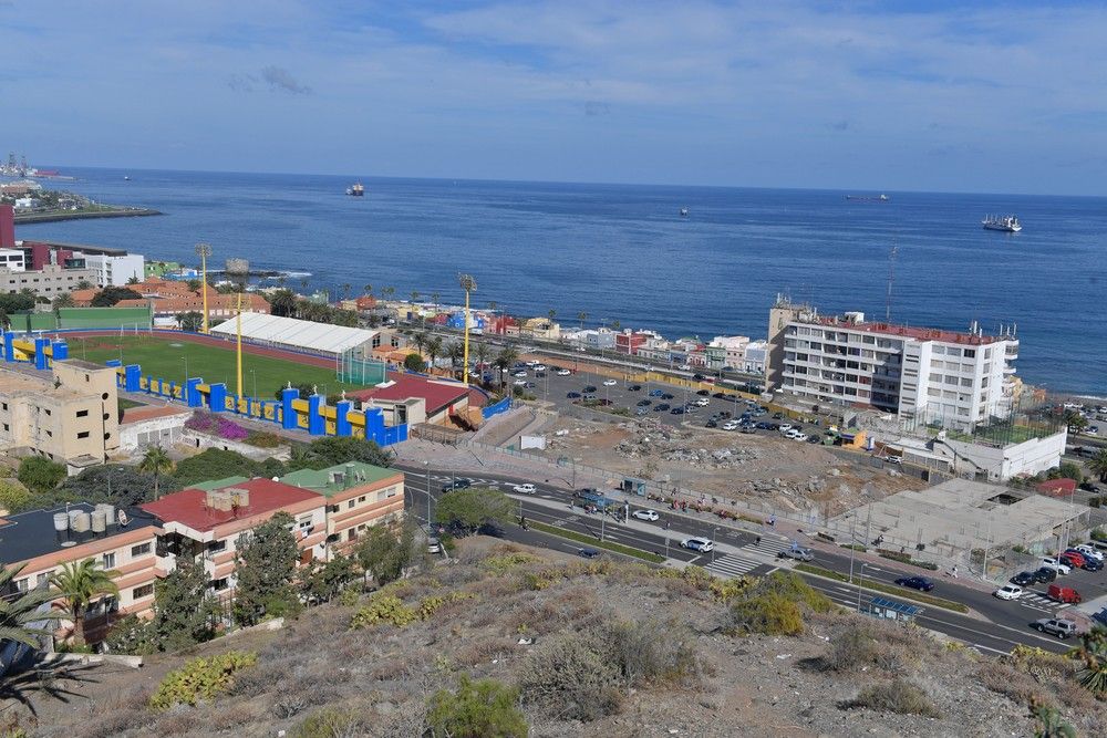 Solar del futuro pabellón para practicar gimnasia cerca de Martín Freire