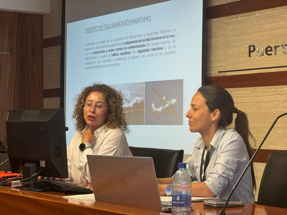 Susana García, coordinadora de Seguridad e Inspección Marítima de la Capitanía Marítima, y Sofía Hernández, jefa del Centro de Sasemar en Las Palmas.