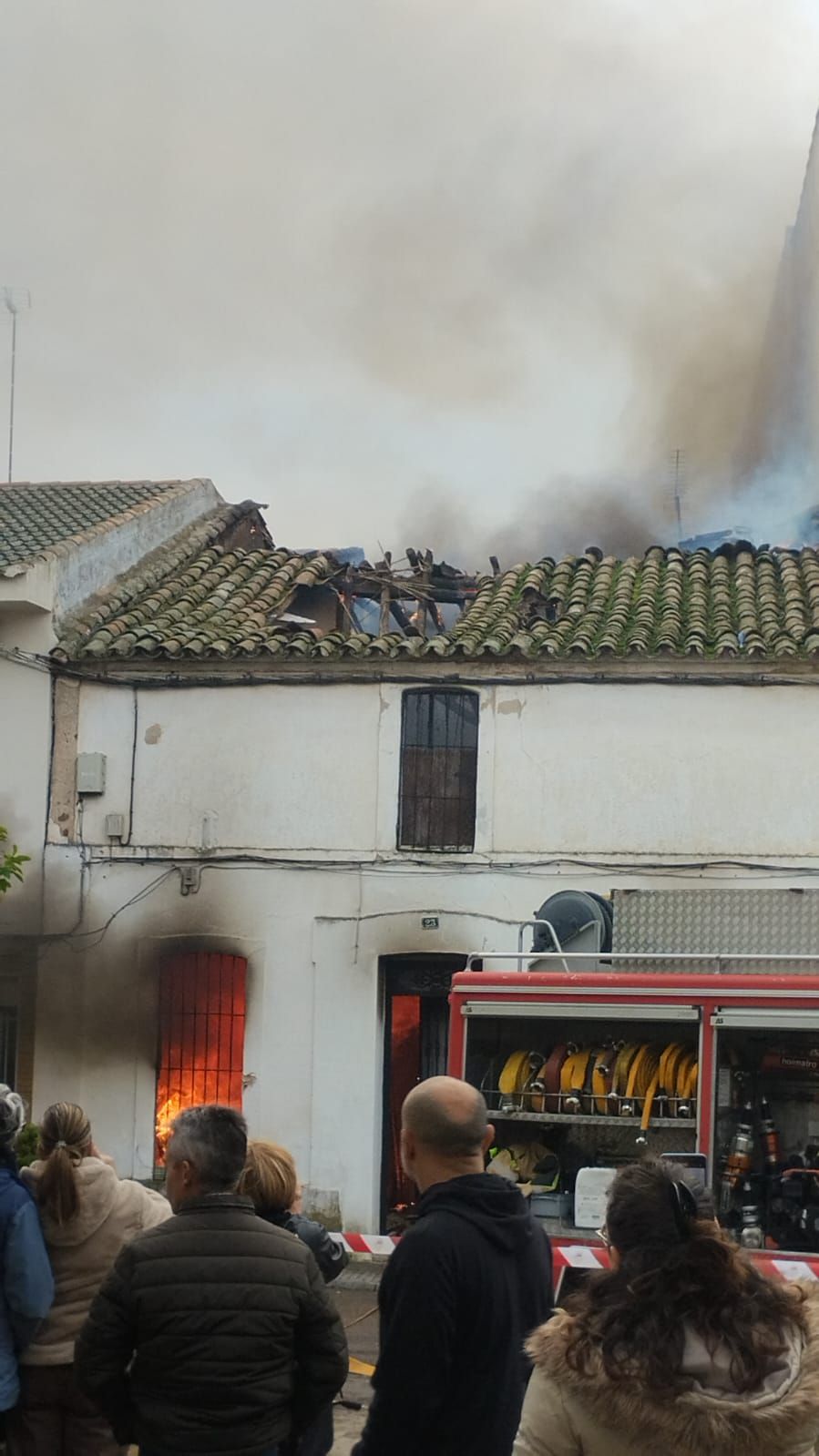 Imágenes del incendio en la casa de las hermanas de Zalamea, el pasado mes de diciembre
