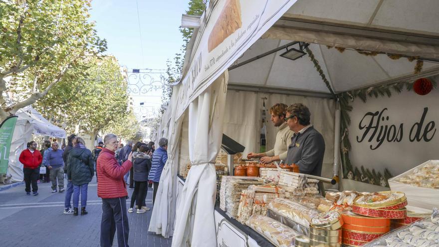 Xixona da inicio al mayor mercado de turrones y dulces navideños del mundo