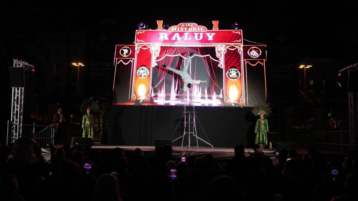 Encendido de la iluminación de Navidad en el puerto de Barcelona