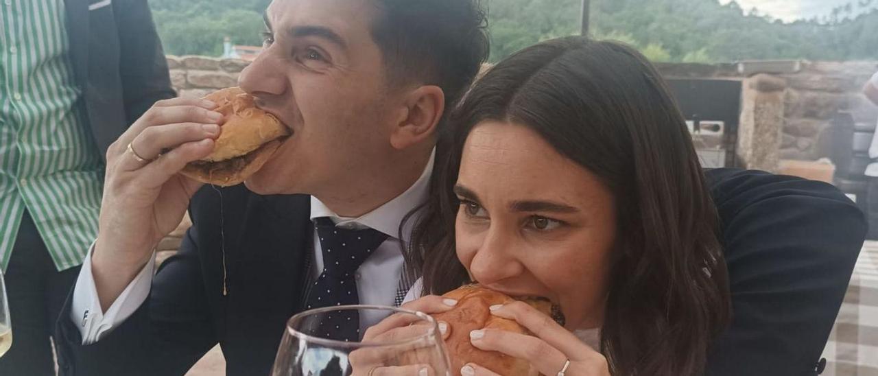 Alberto Lareo Peiteado y Maru, su mujer, en su boda.