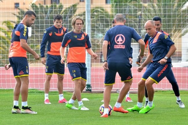 CAMPO EL HORNILLO PRIMER ENTRENAMIENTO UD LAS ...