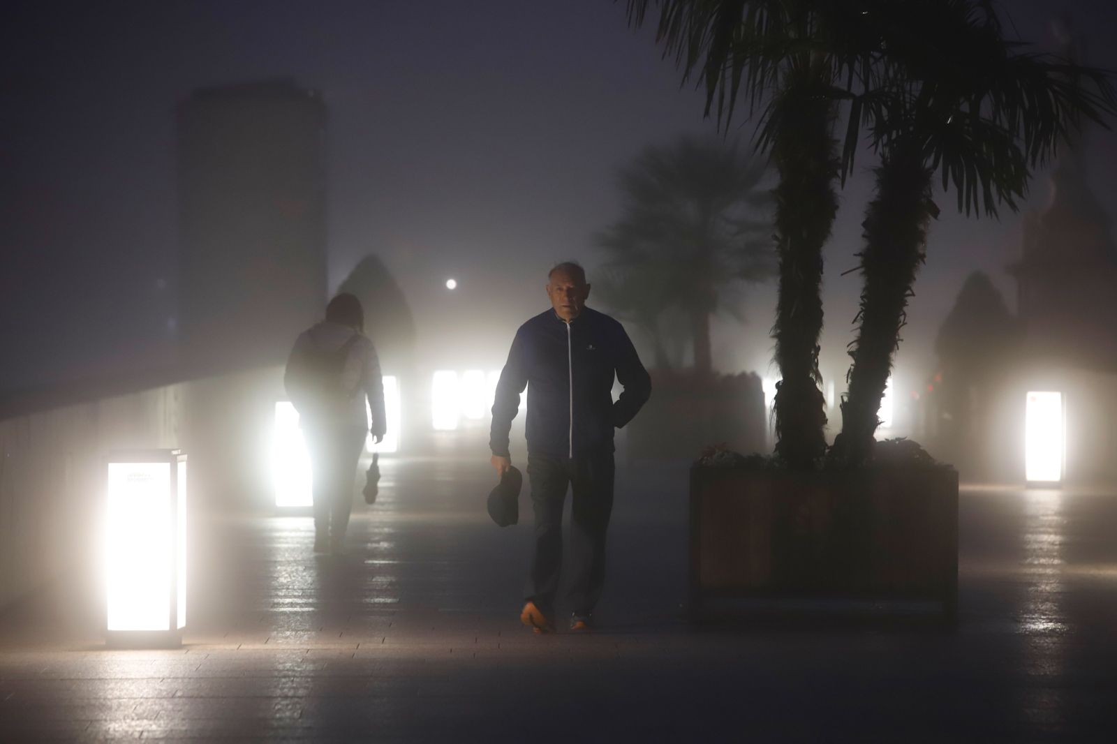 Córdoba amanece bajo una intensa niebla