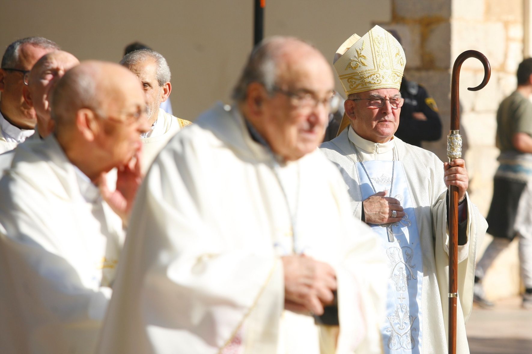 Revive la emocionante misa pontifical en honor a la Mare de Déu del Lledó