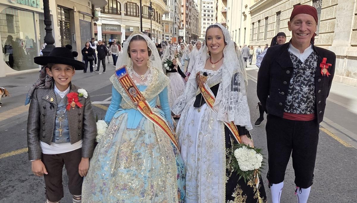 Las comisiones de falla en la Ofrenda a San Vicente Ferrer (2/6)