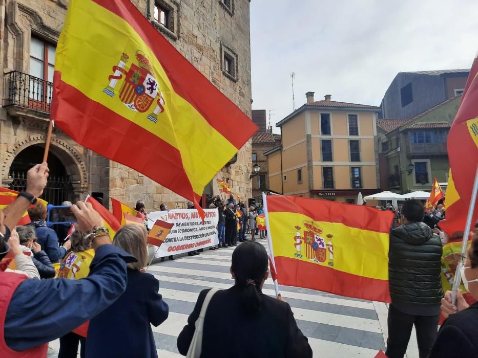 Concentración en Gijón por el 12 de octubre