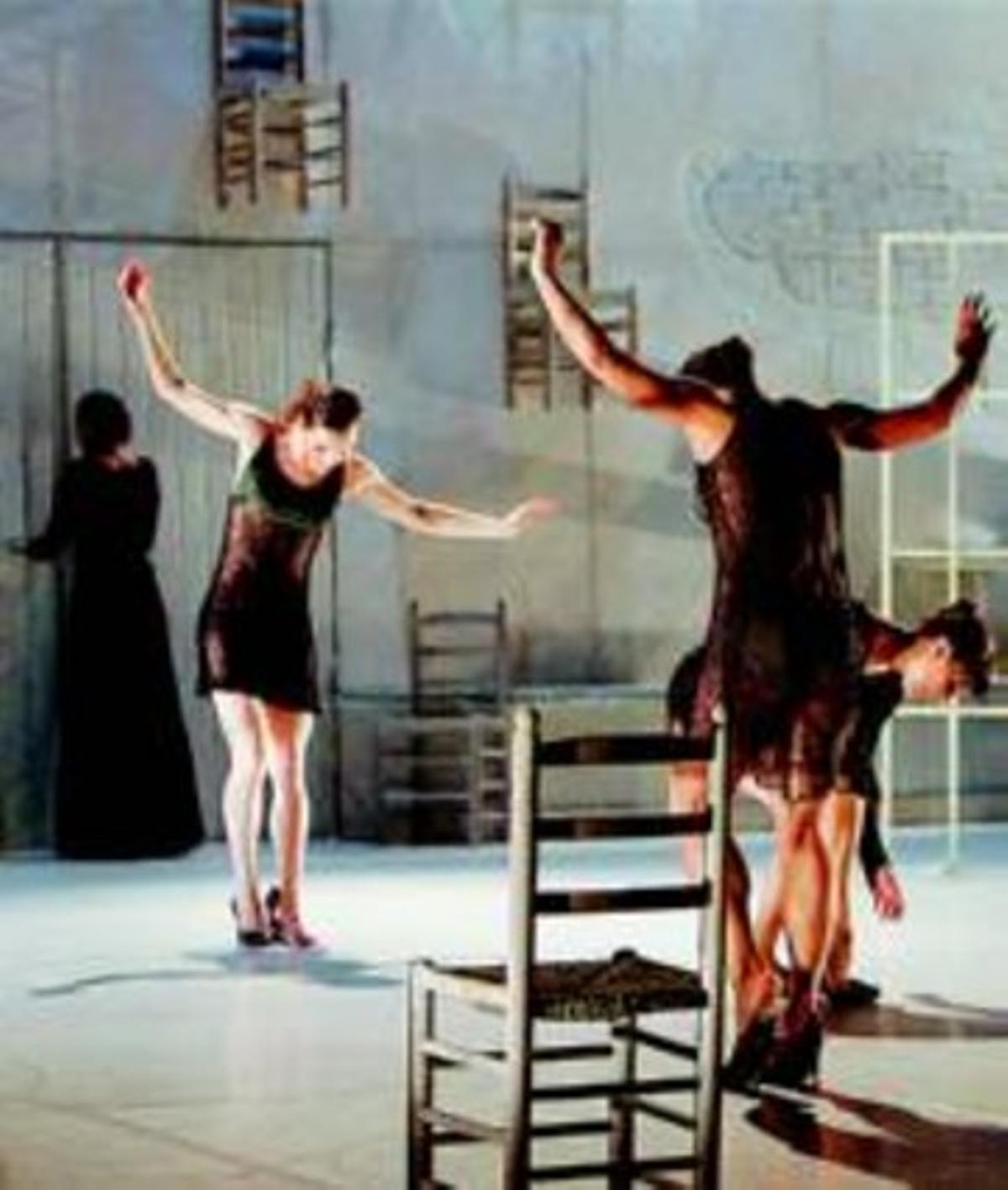 Una escena de Bernarda Alba bendita, de Ramon Oller Una escena de Bernarda Alba bendita, de Ramon Oller